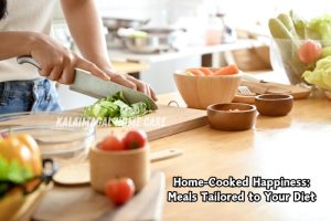 Home Cook slicing fresh vegetables for a healthy meal – Kalaimagal Home Care in Coimbatore provides customized home-cooked food services